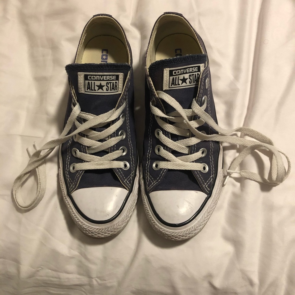 Navy blue women’s size 7 low top Converse